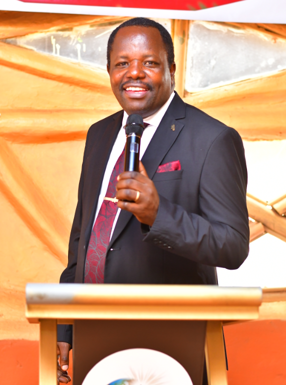 Pastor Timothy Kariuki preaching